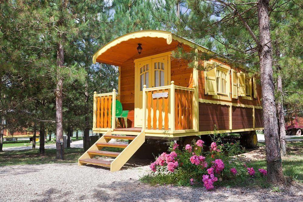 Village Vacances - Defiplanet' Dienné Exterior photo